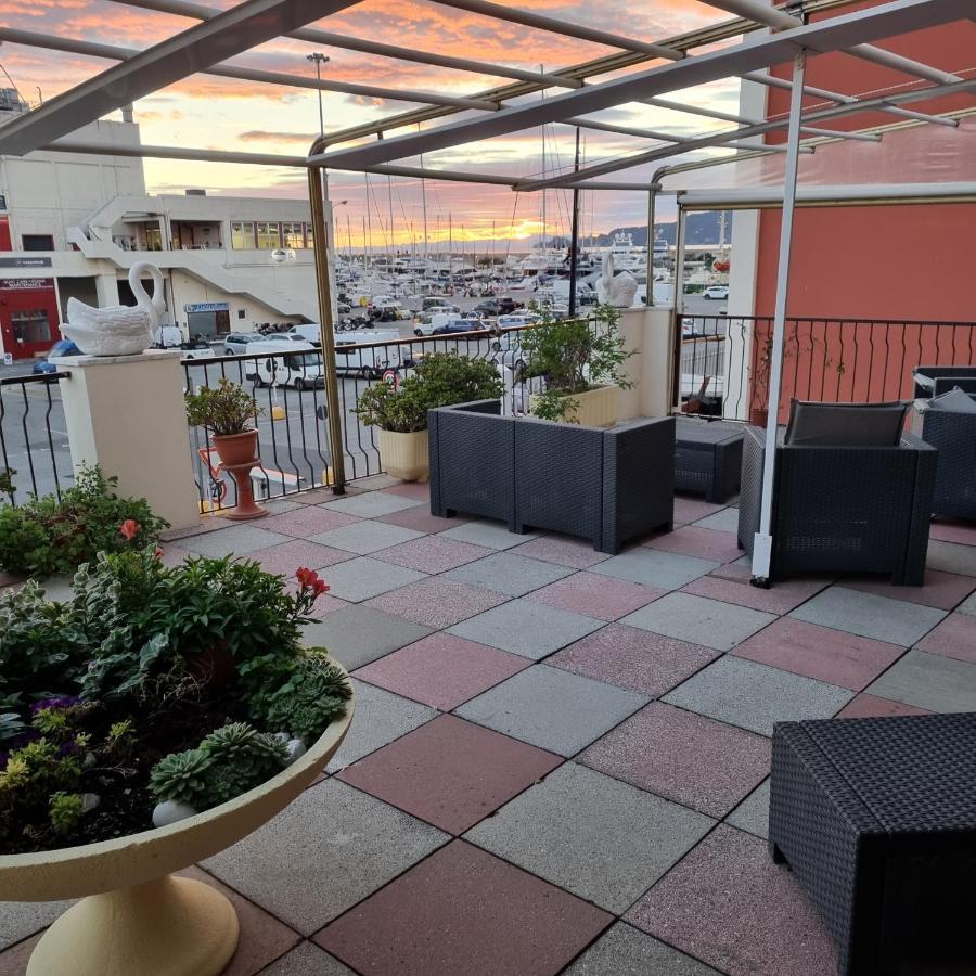 Albergo Stella Di Mare Lavagna Bagian luar foto