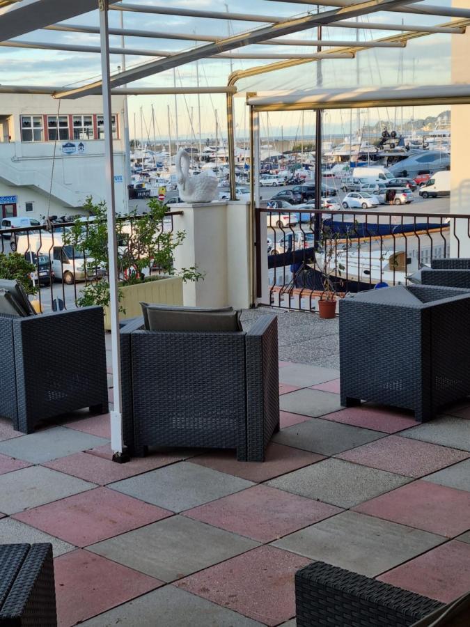 Albergo Stella Di Mare Lavagna Bagian luar foto