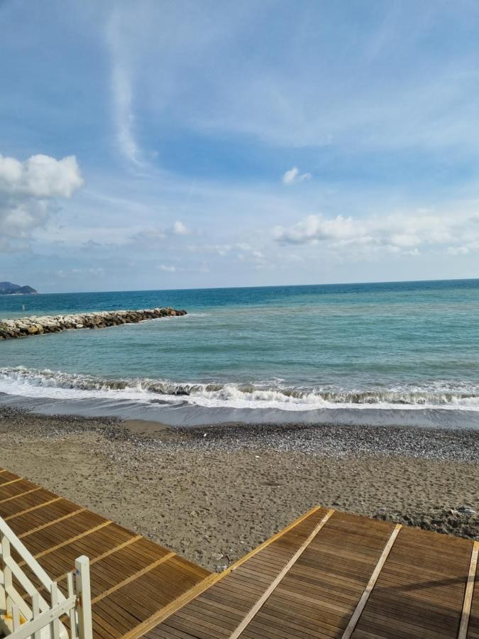Albergo Stella Di Mare Lavagna Bagian luar foto