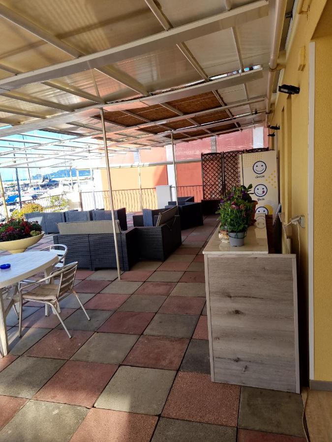 Albergo Stella Di Mare Lavagna Bagian luar foto