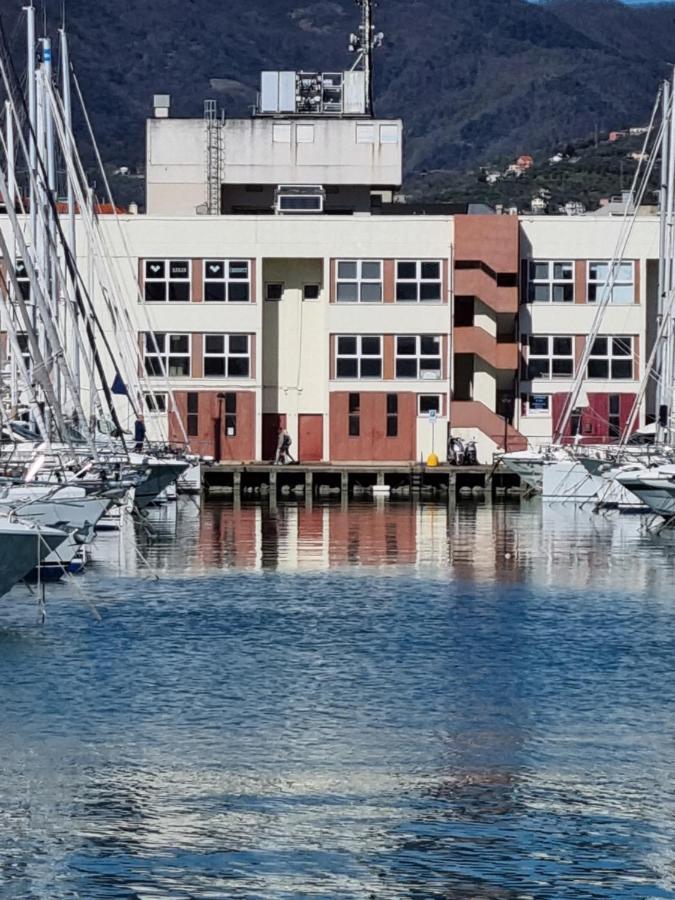Albergo Stella Di Mare Lavagna Bagian luar foto