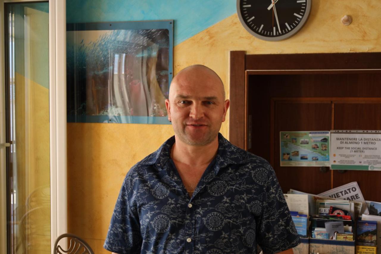 Albergo Stella Di Mare Lavagna Bagian luar foto
