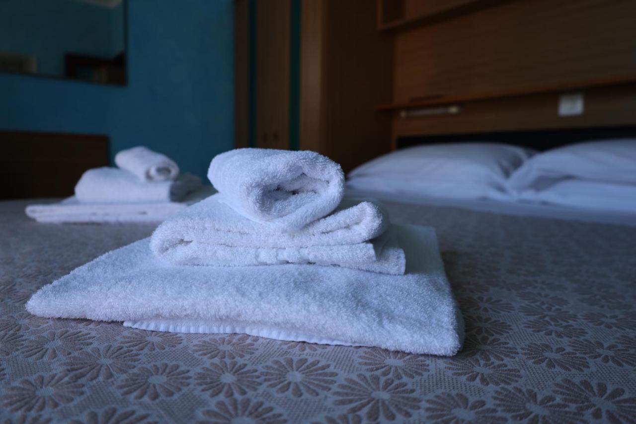Albergo Stella Di Mare Lavagna Bagian luar foto