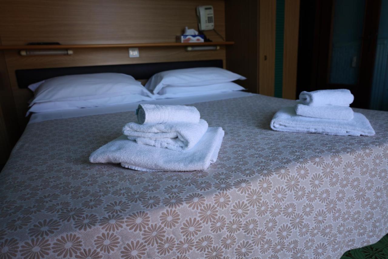 Albergo Stella Di Mare Lavagna Bagian luar foto