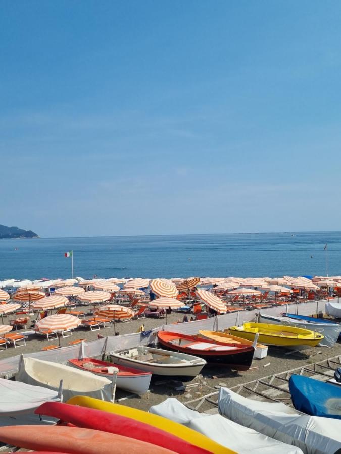 Albergo Stella Di Mare Lavagna Bagian luar foto