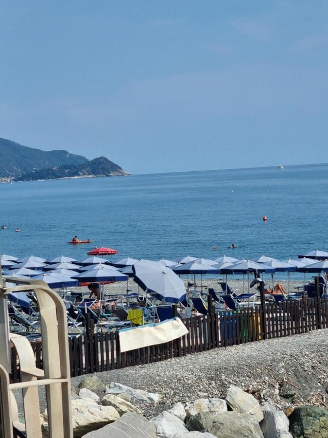 Albergo Stella Di Mare Lavagna Bagian luar foto