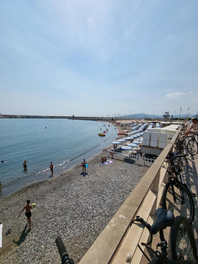 Albergo Stella Di Mare Lavagna Bagian luar foto