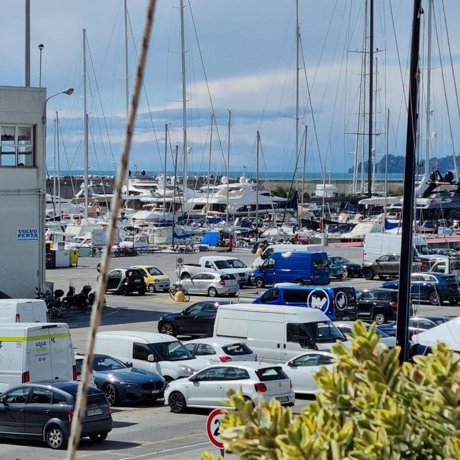 Albergo Stella Di Mare Lavagna Bagian luar foto