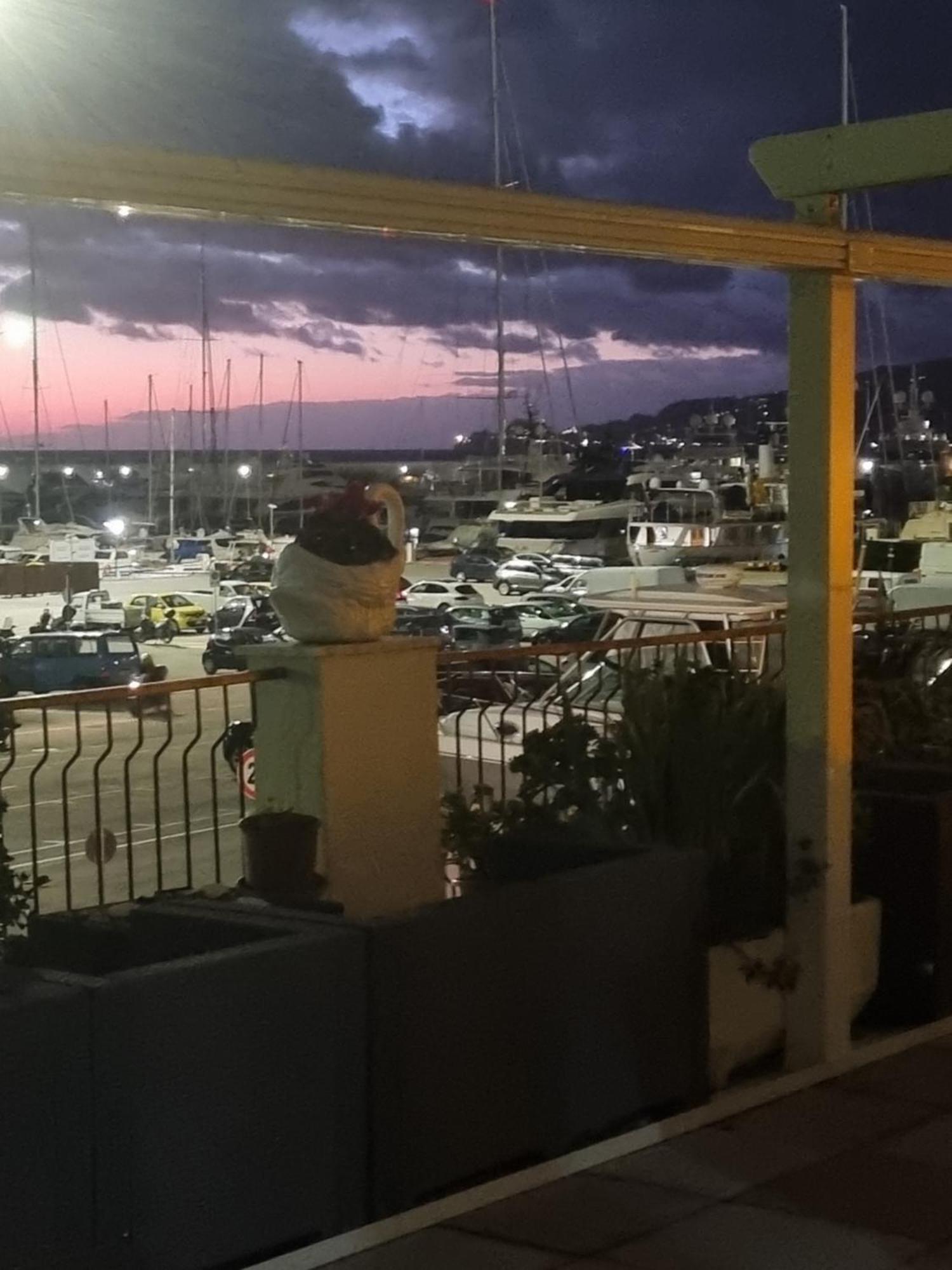 Albergo Stella Di Mare Lavagna Bagian luar foto